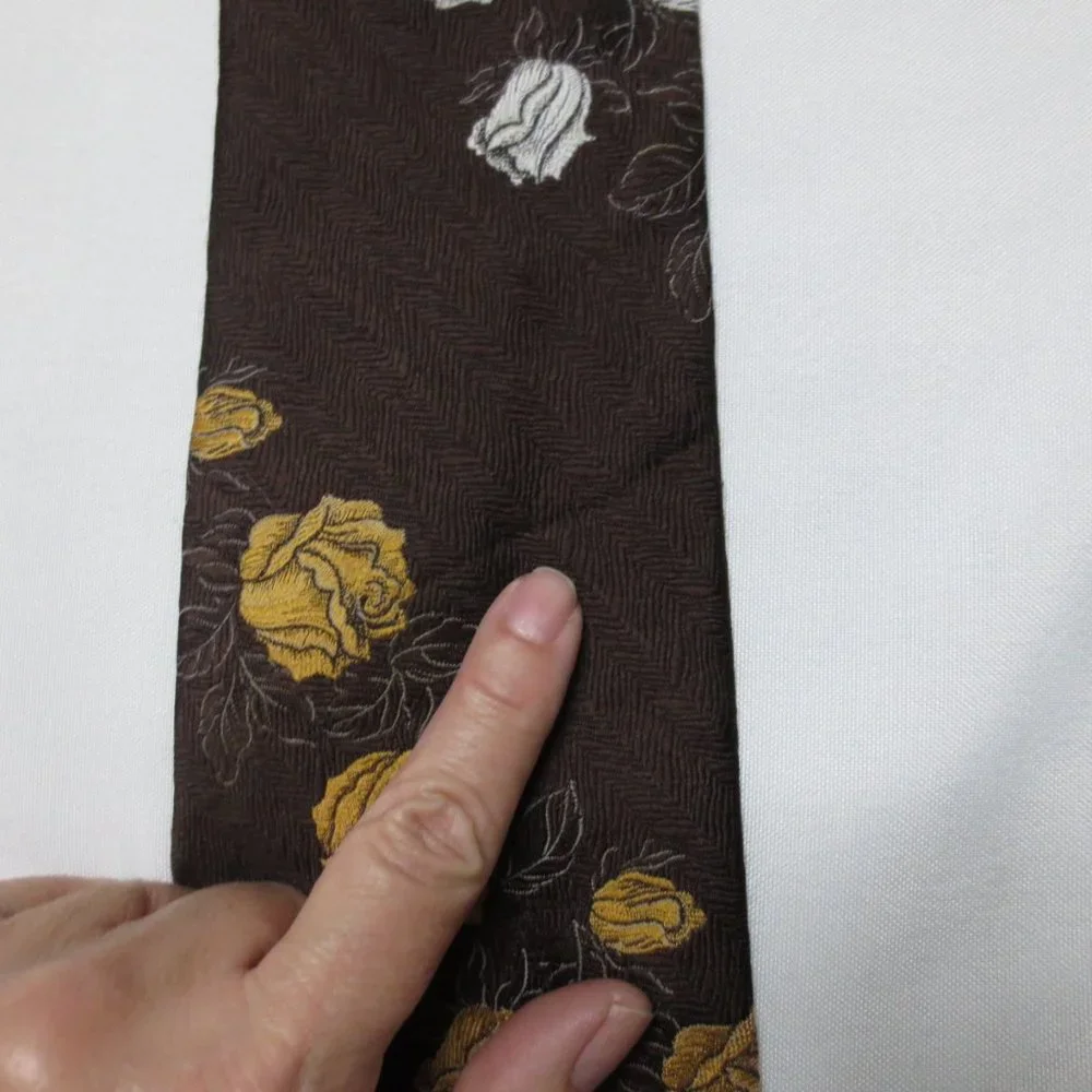 VINTAGE mens TIE polyester WIDE floral READ’s brown 70's 60's ROSE white